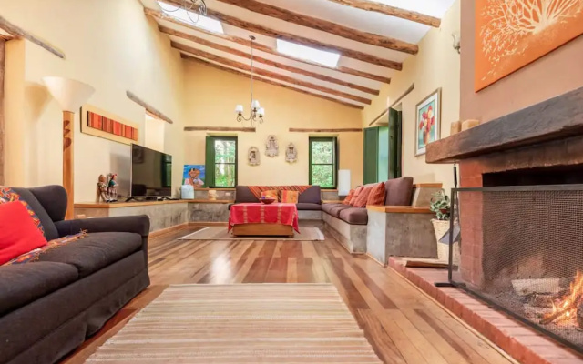w Peaceful 4BR Villa With Nature View