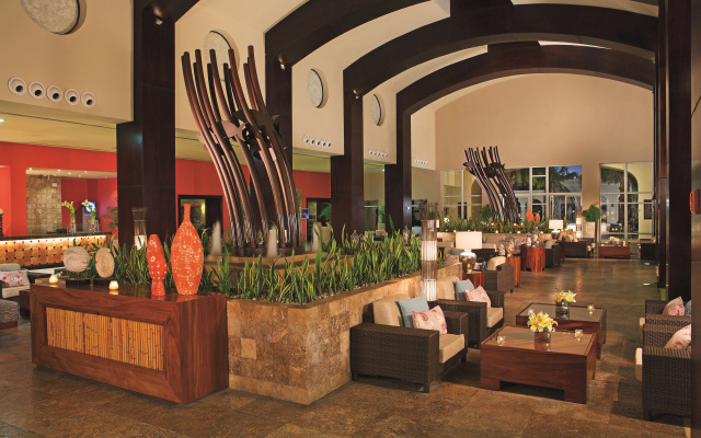 Now Larimar - Preferred Club Deluxe Pool/piscina View