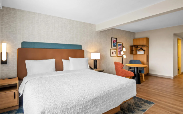 Pace Hotel Addison