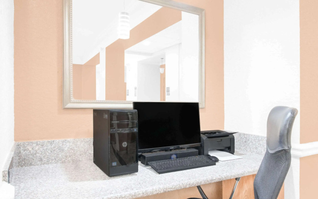 Baymont by Wyndham Pearsall