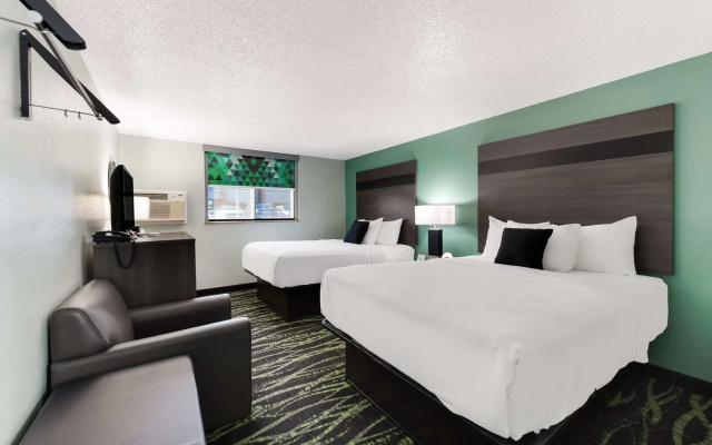 Baymont by Wyndham Liberty MO