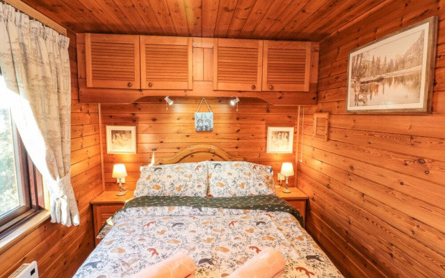 Holly Lodge