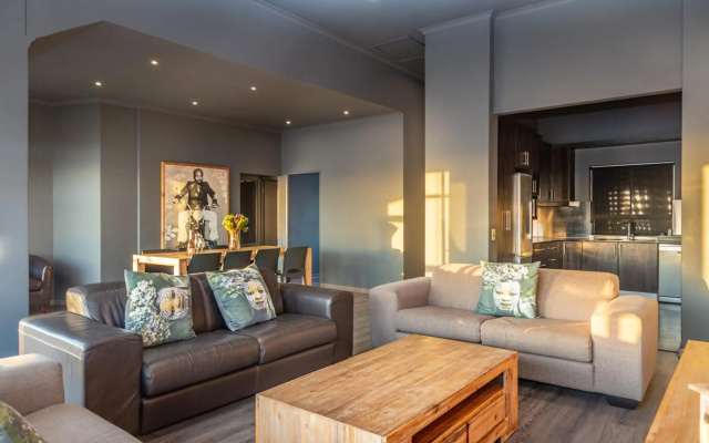 Spacious Luxury 3 Bedroom Apartment B401 Sea Spray