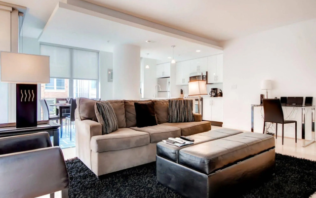 Global Luxury Suites at Chinatown
