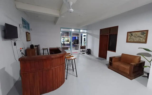 Komodo Indah Hotel