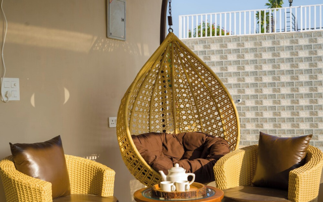 ELIVAAS 5 BHK With Pvt Pool - Zenora
