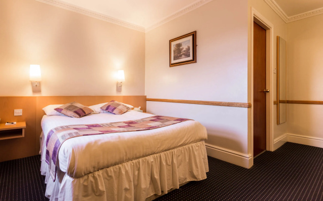 Carlton Hotel