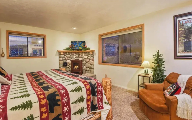 Tahoe Pines Cabin