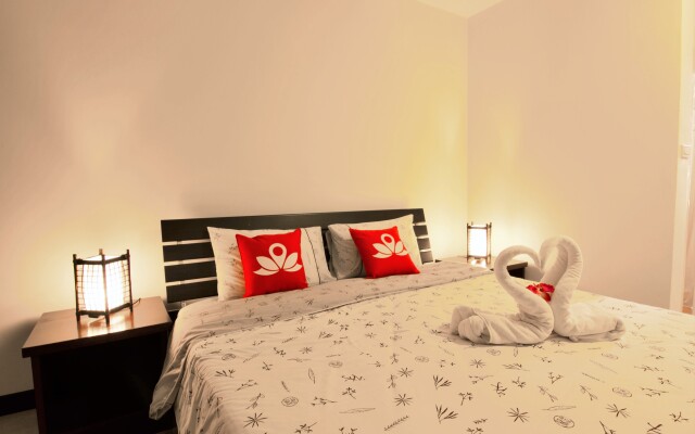 Отель ZEN Rooms Sukhumvit 81 Бангкок вид на фасад