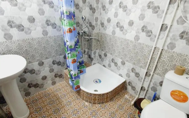 Guest House Ruslan Nurata & Tours