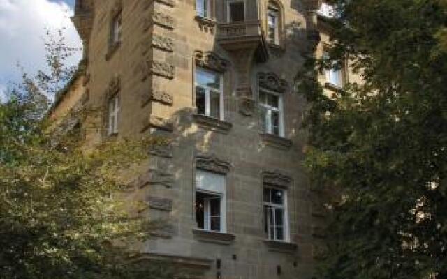 Hotel Mariandl Мюнхен вид на фасад