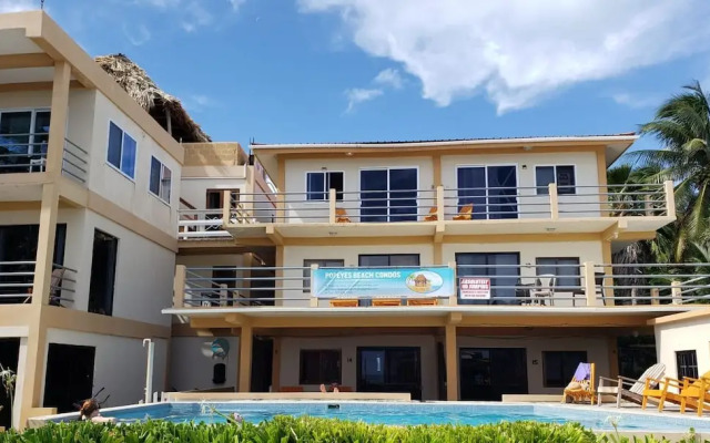 Club Rooms At Popeyes Beach Resort