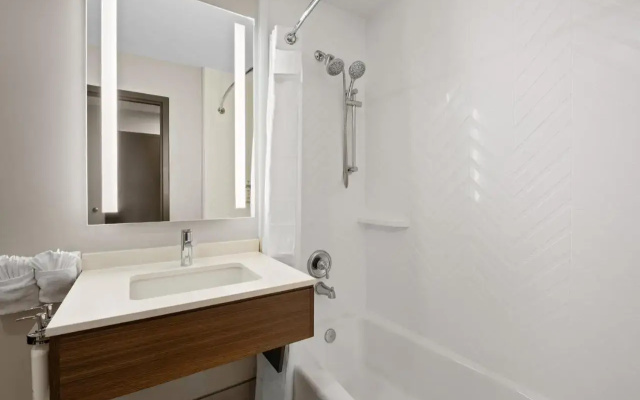 Holiday Inn Hotel & Suites Albuquerque Airport