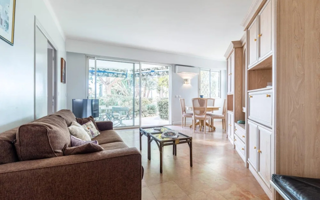 VANEAU Incroyable appartement avec jardin et vue mer