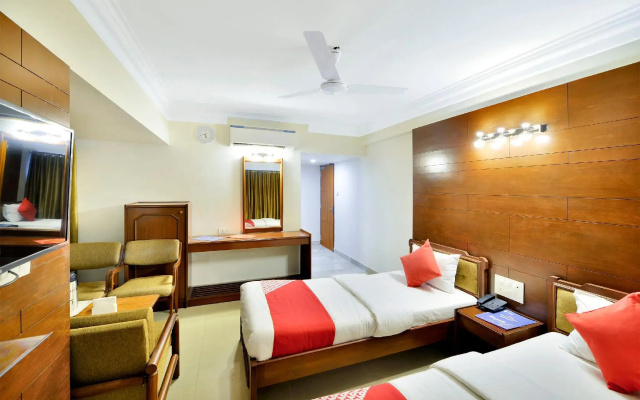 OYO 10197 Hotel Apex