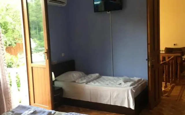 Hotel Good Luck