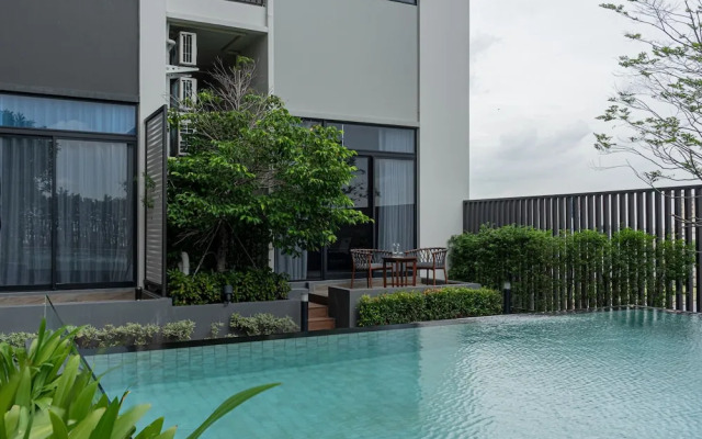 Q-Box Hotel Bangkok Blossom