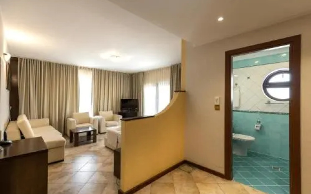 Hotel by Tony
