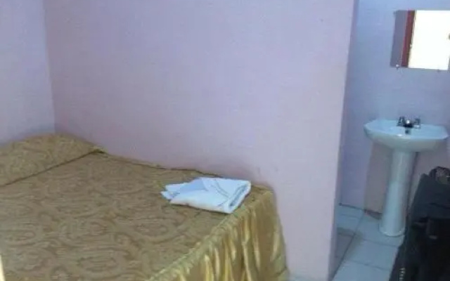 Hotel Alvarado 2