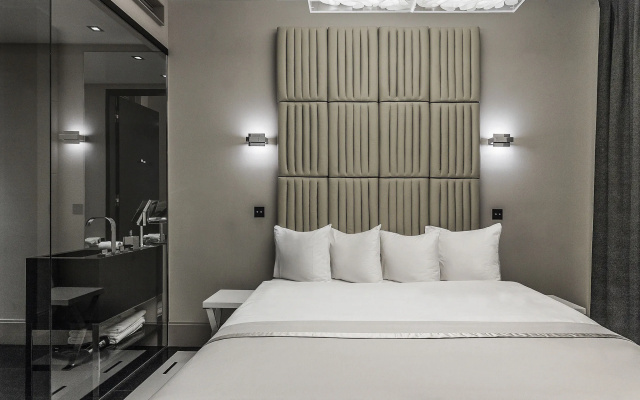 Hotel Blow Up Hall 5050