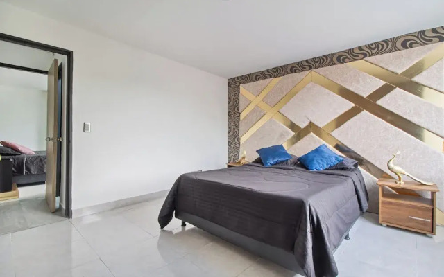 2bedroom with pooltable 1 block -Lleras
