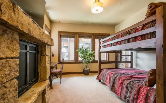 Park City Townhouse w/ Luxurious Amenities!