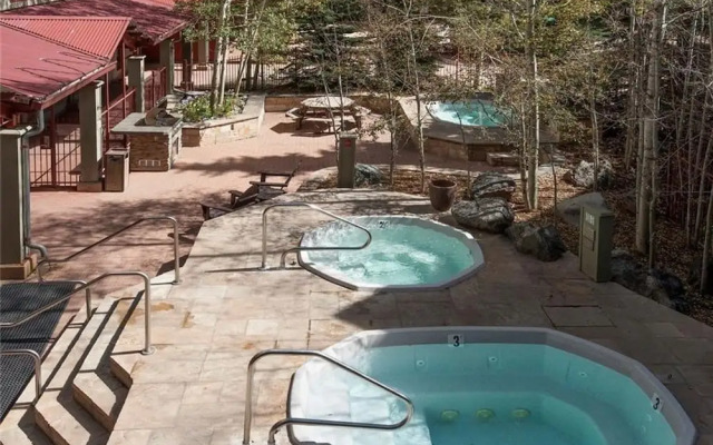 8309 Silver Mill 2 Bedroom Condo by Redawning