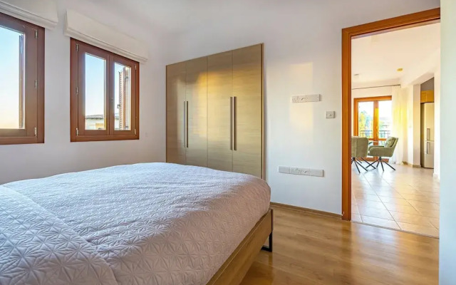 Bright Apartment With Shared Pool in Aphrodite Hills