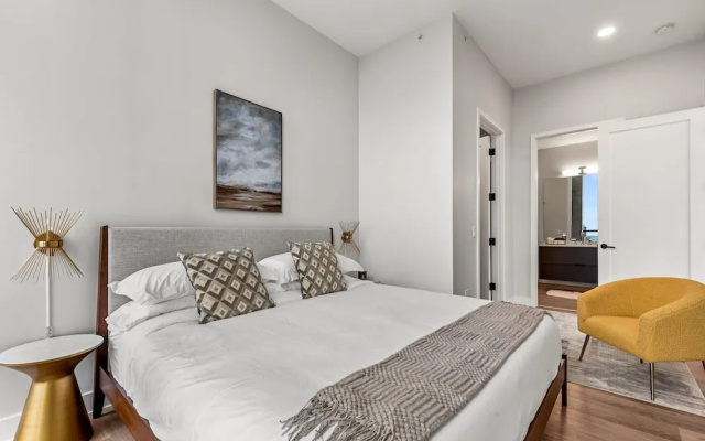 Luxury Penthouse 3BR Prime Location