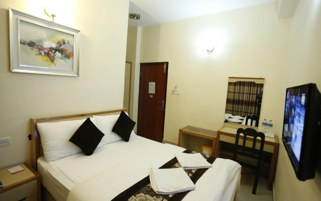 Mahadev Hotel
