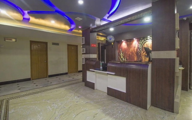 OYO 27610 Hotel Landmark