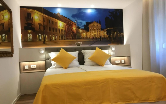 ★ Exclusive Central Apartment ★ FREE Garage ★