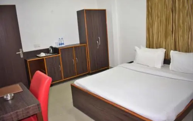 Hotel Akanksha Palace