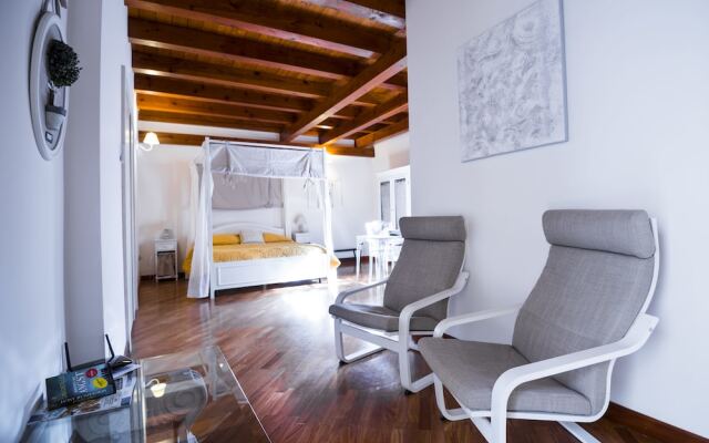 Отель La Casa di Ilde al Duomo - Luxury Сиракуза вид на фасад