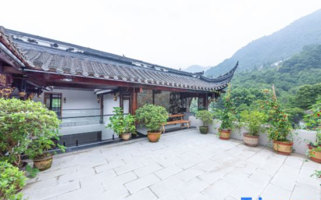 Qingcheng Houshan near Shuimuyang Private Tang Homestay