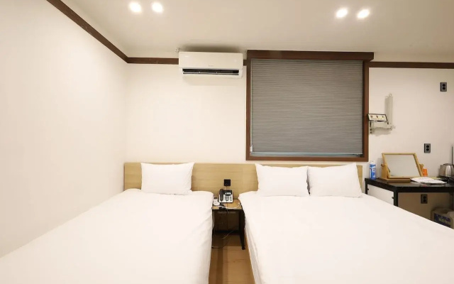 JB Plus Hotel