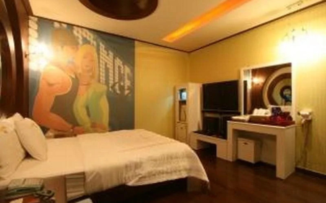 Goldentel Motel