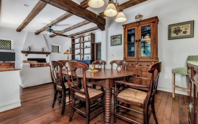 Wolf Creek House