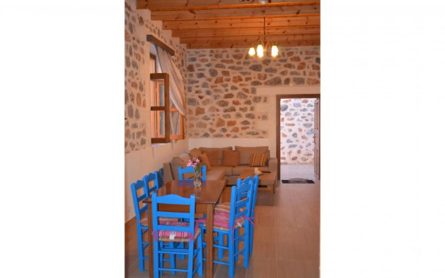 Stone Villa I in Petres