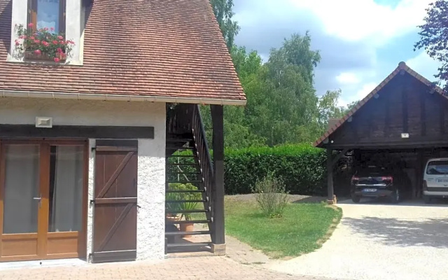 à l'orée du bois