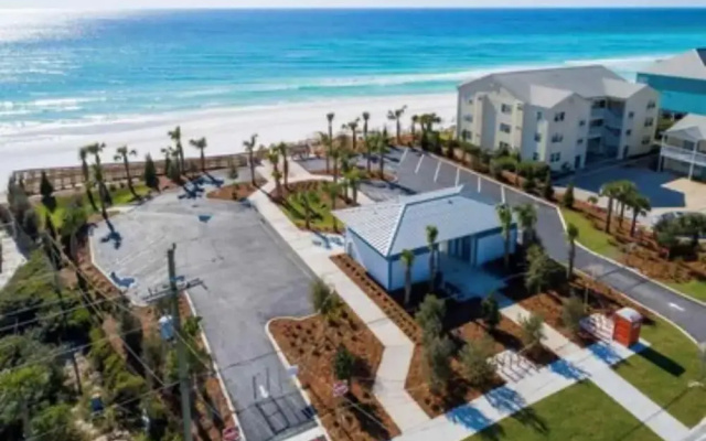Topsail Village 824