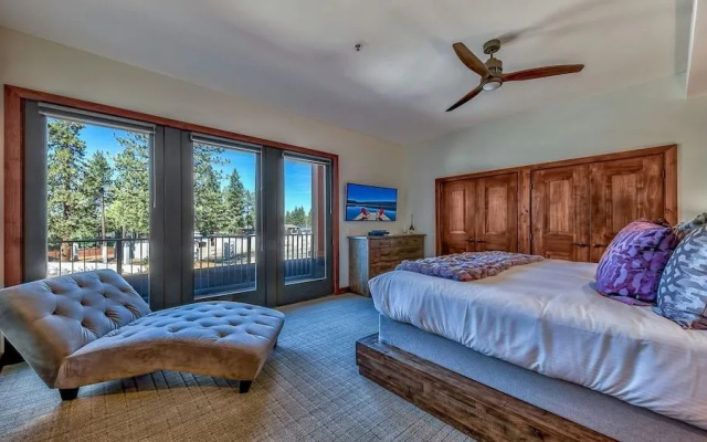 Luxury 3Br Residence steps from Heavenly Village & Gondola 3 Bedroom Condo by RedAwning