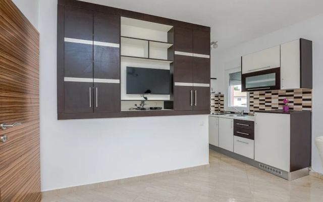 Awesome Home in Vir With 4 Bedrooms and Wifi