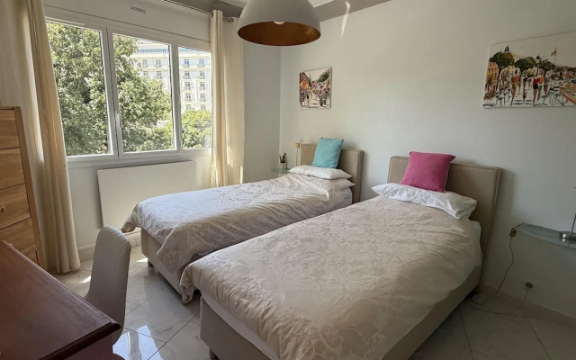 2 BR Apartment in the Center of Cannes - 2305