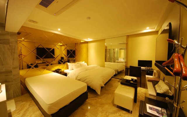 Hotel BUTI &