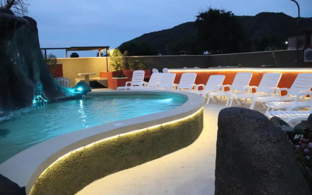 Los Naranjos Apart Hotel