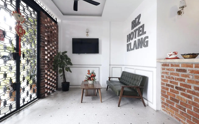 M S Hotel, Tengku Kelana KTM Klang
