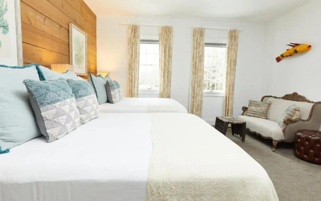Shelter Harbor Inn