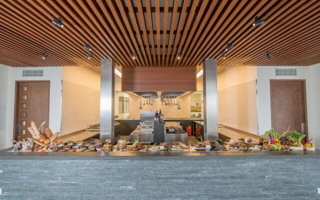 Отель Heritance Aarah Ocean Suites (Premium All Inclusive) Мальдивы, Медупару - отзывы, цены и фото номеров - забронировать отель Heritance Aarah Ocean Suites (Premium All Inclusive) онлайн вид на фасад