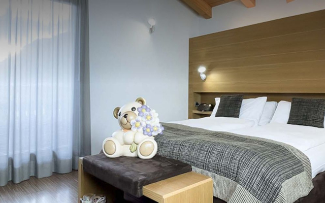 Hotel Holiday